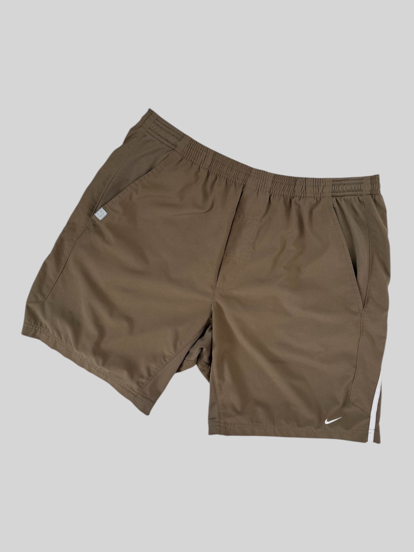 Vintage Nike 2000s Dri-Fit Baggy Sportswear Beach Shorts Brown Large (W32/W34)